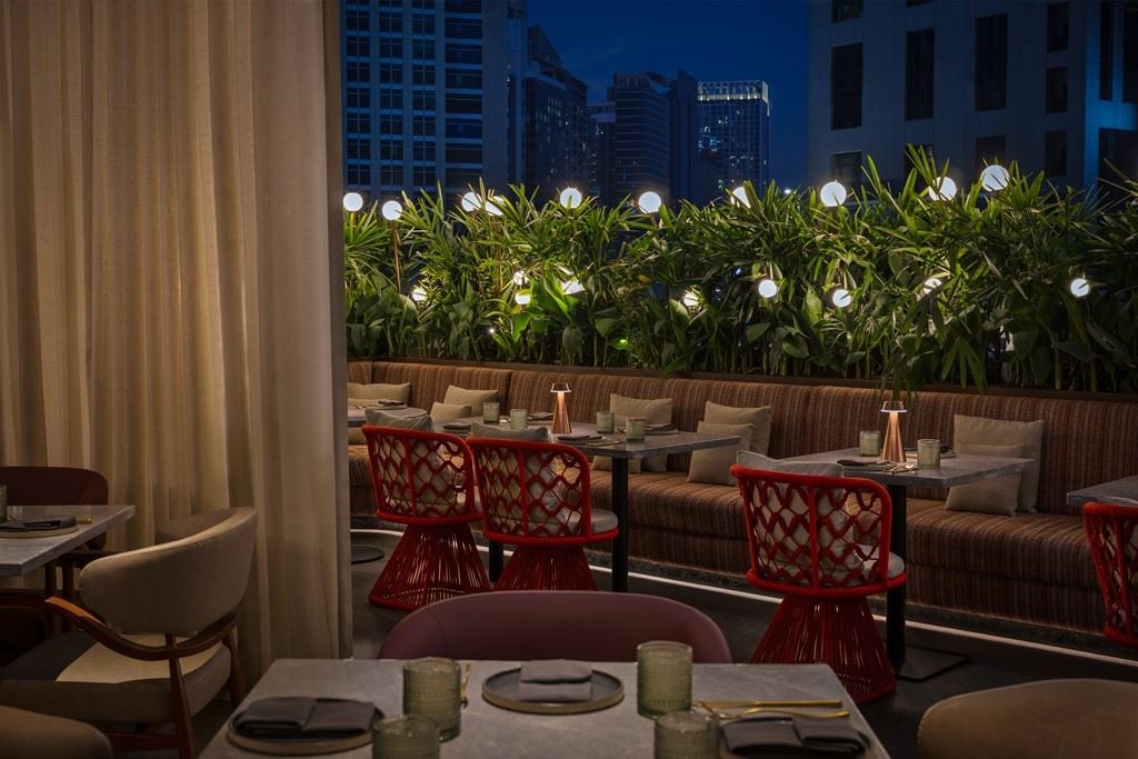 restaurants-revolver