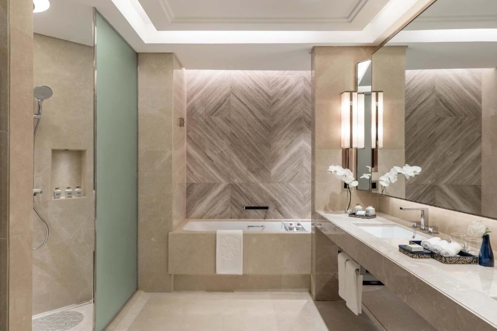 rooms-luxury-family-room