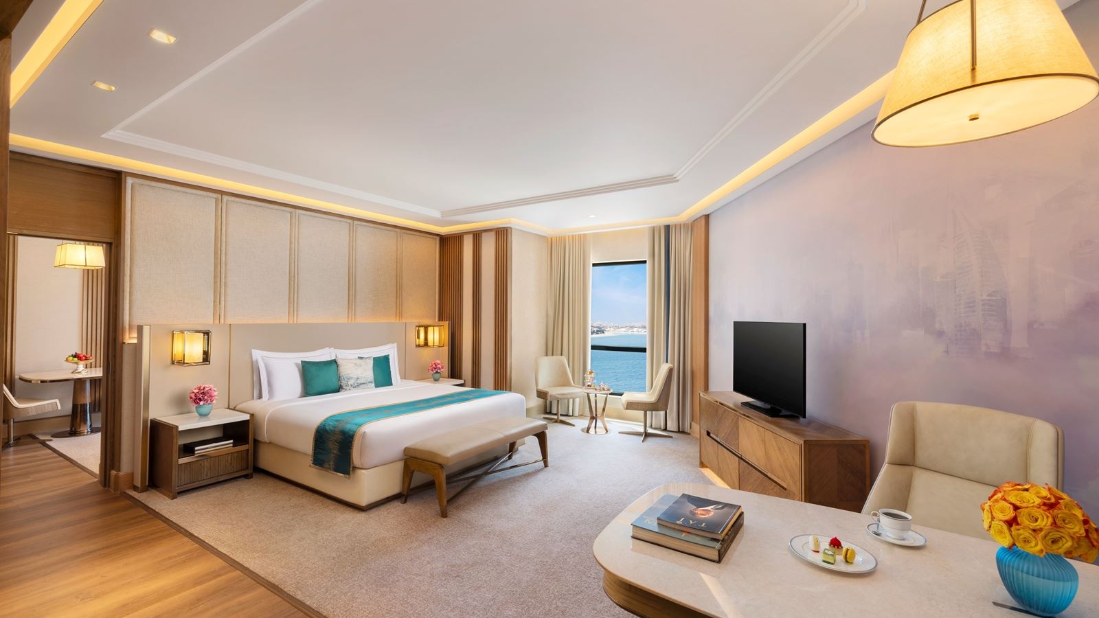 rooms-luxury-suite-palm-sea-view-with-club-lounge-access
