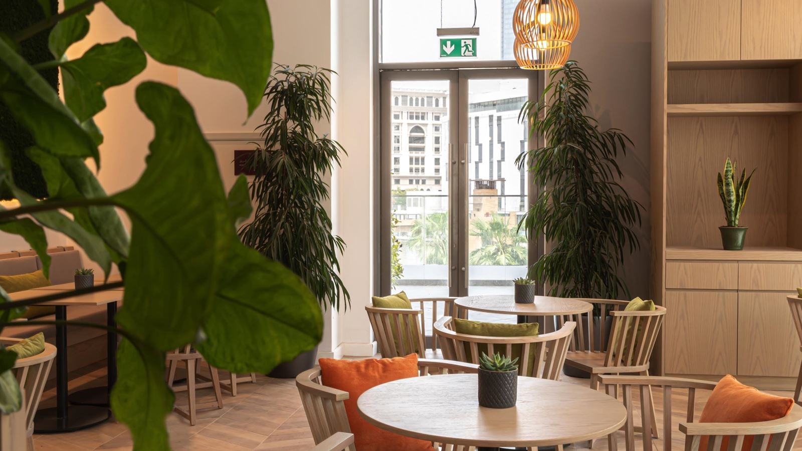 restaurants-restaurants