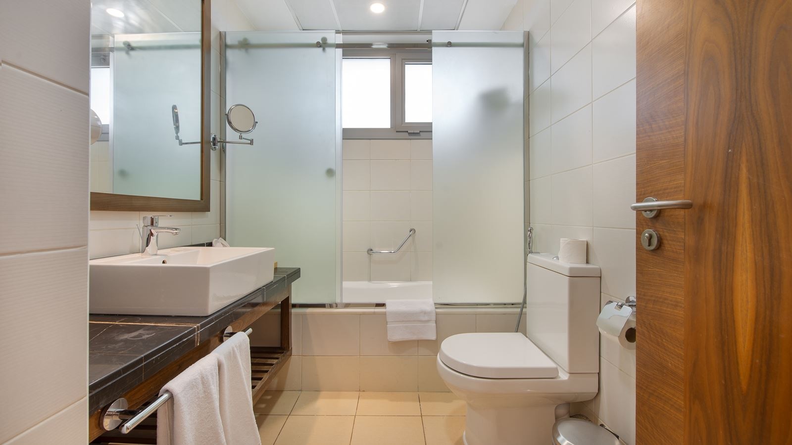 rooms-1-bedroom-suite