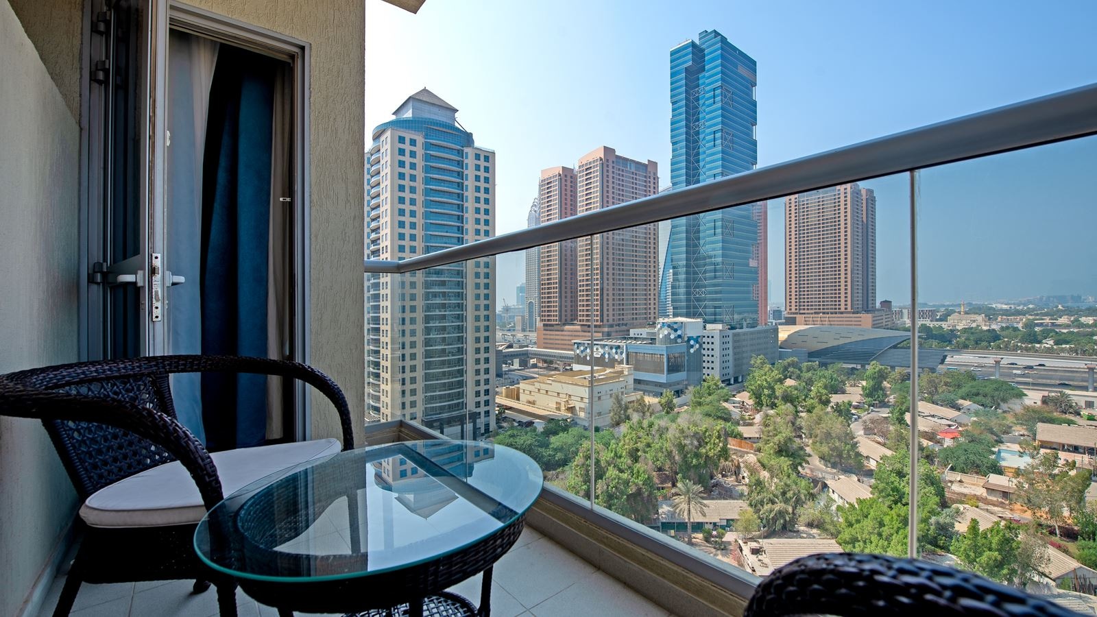 rooms-1-bedroom-suite