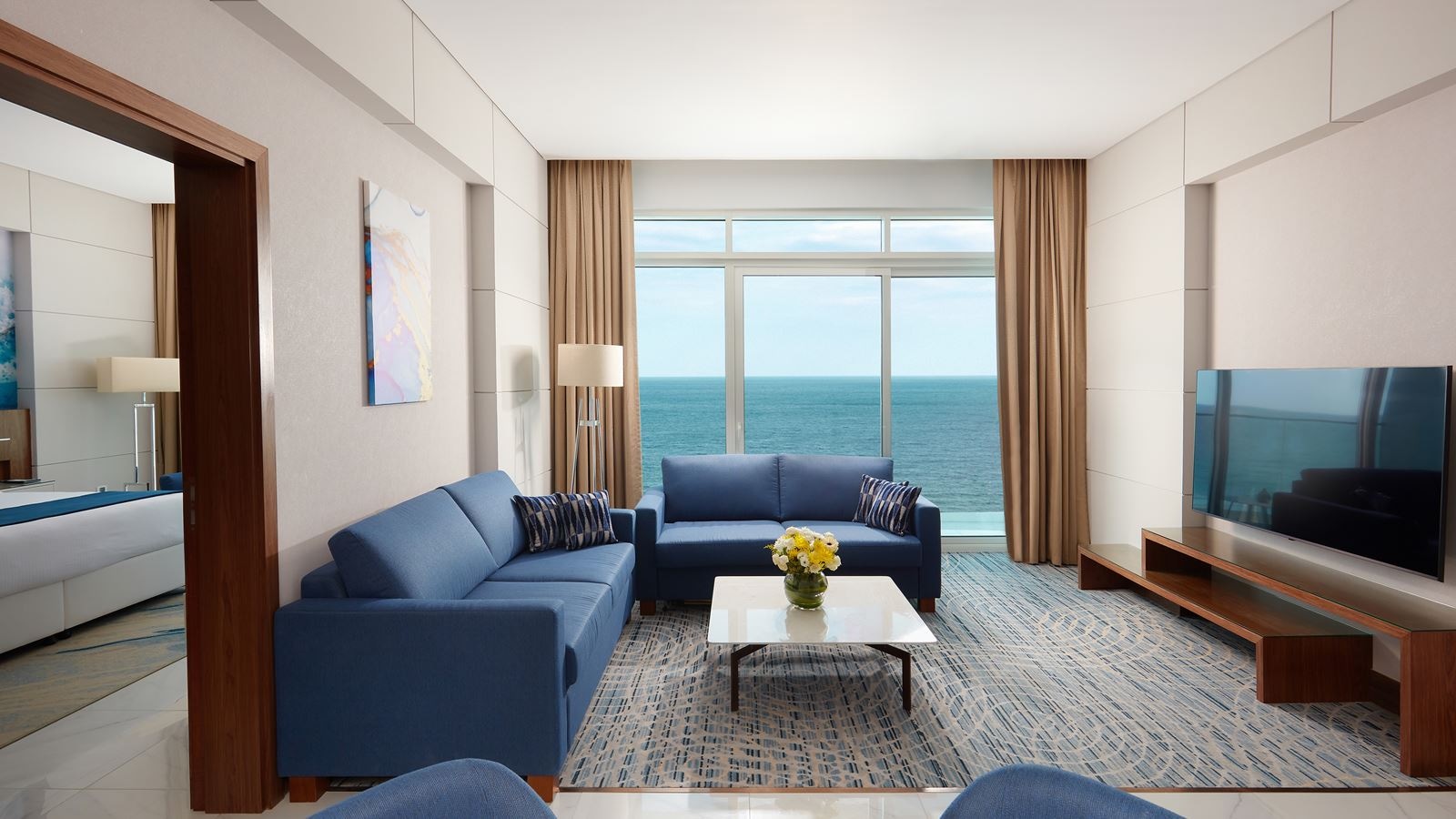 rooms-family-room-sea-view