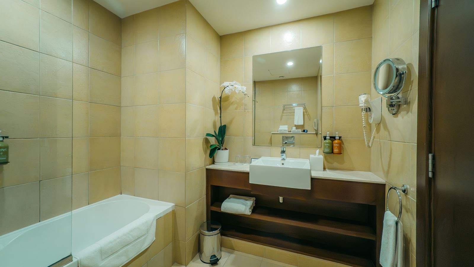 rooms-double-or-twin--premium-room