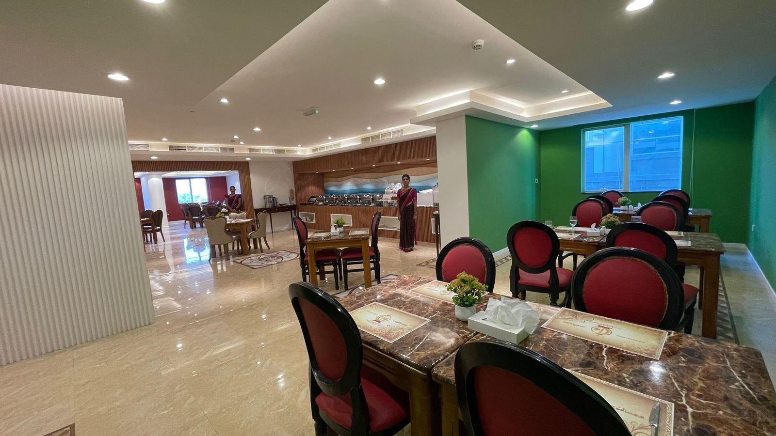 restaurants-le-royal-restaurant