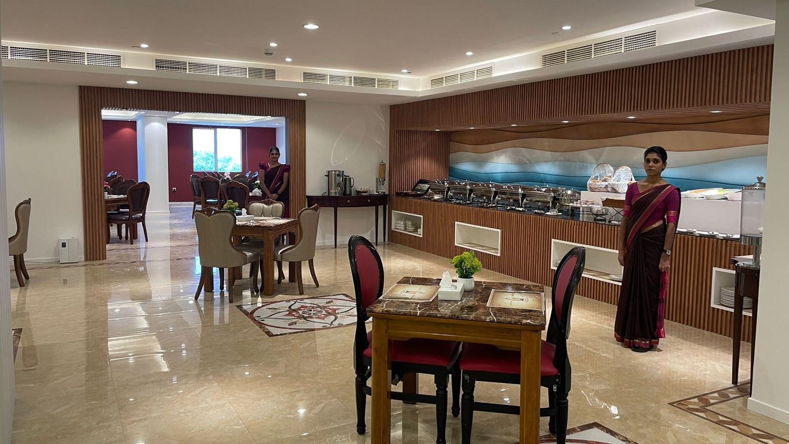 restaurants-le-royal-restaurant