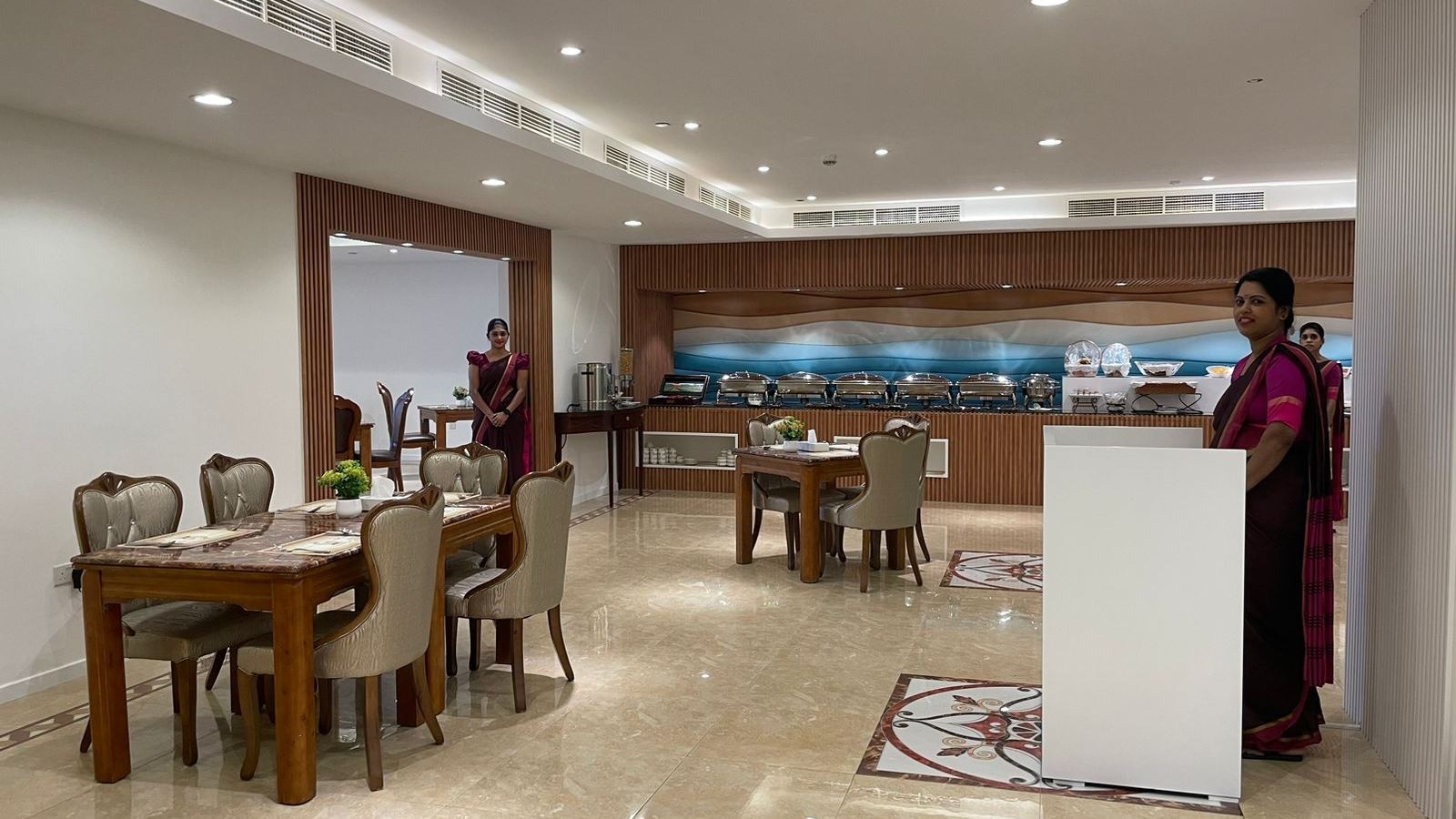 restaurants-le-royal-restaurant