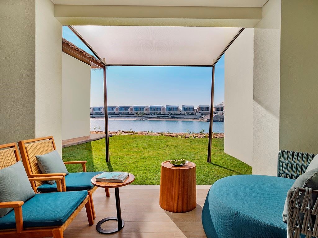 rooms-premier-garden-terrace-room