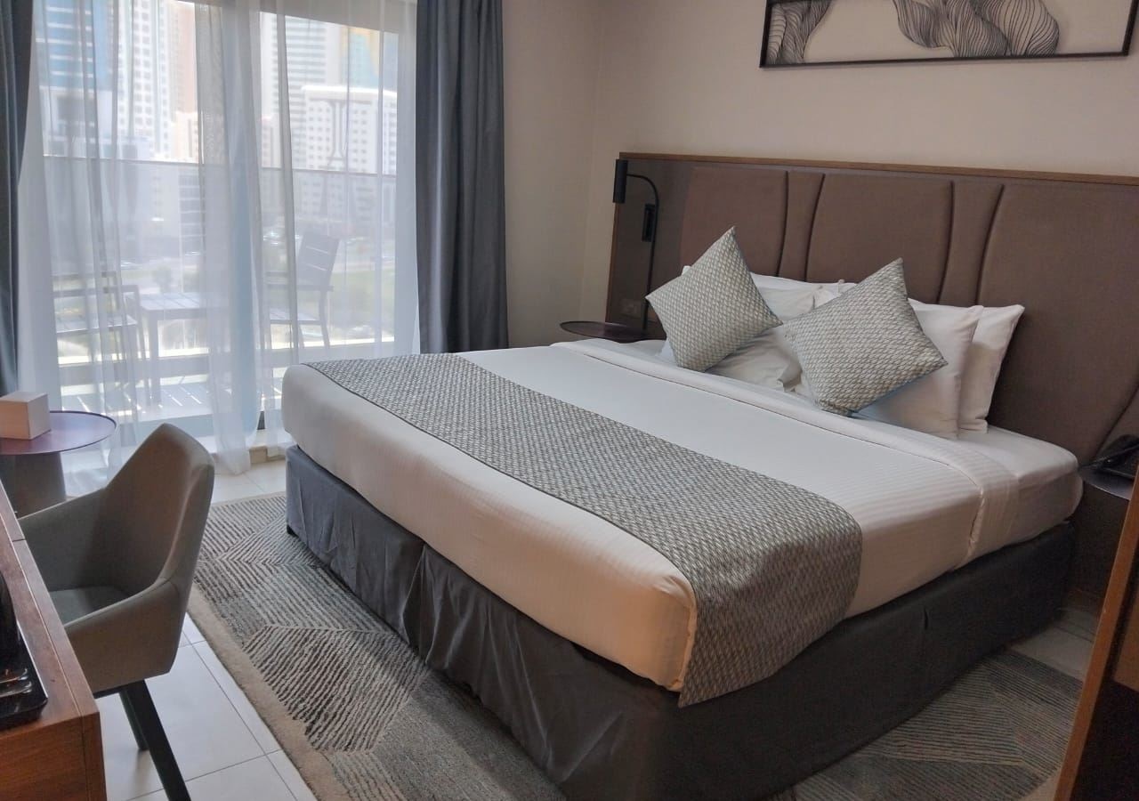 rooms-standard-city-view-queen-or-twin-bedroom