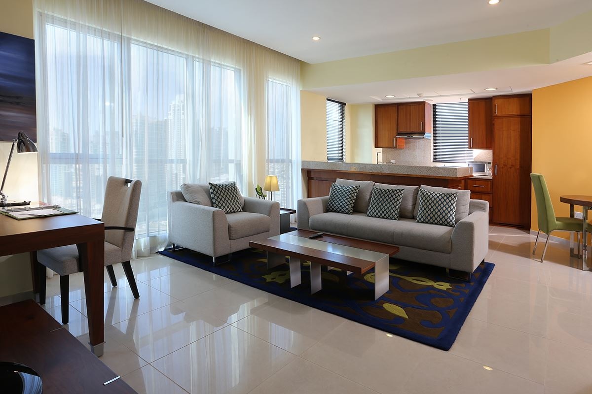 rooms-one-bedroom-deluxe-suite-city-view