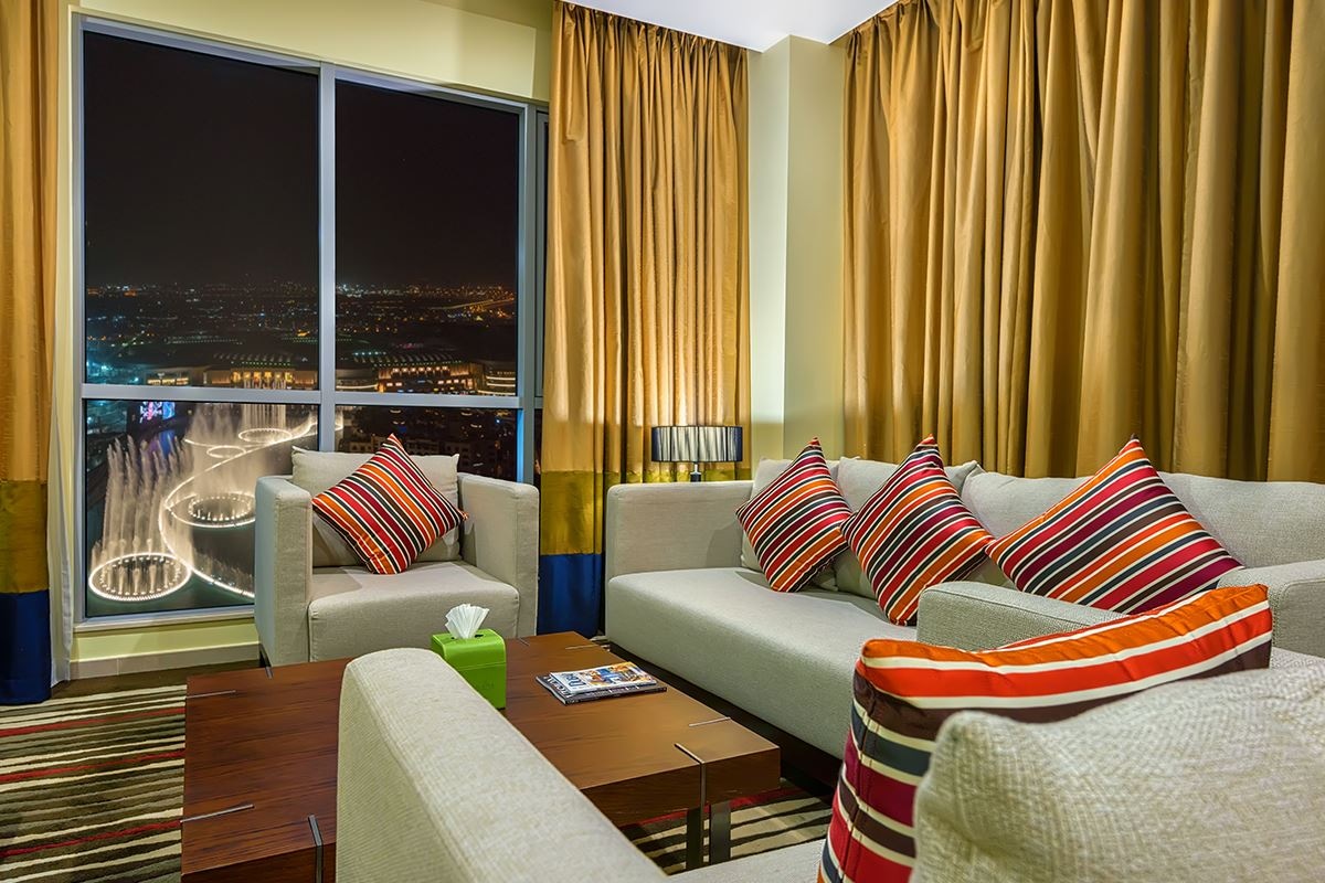 rooms-two-bedroom-suite-burj-khalifa-and--fountain-view