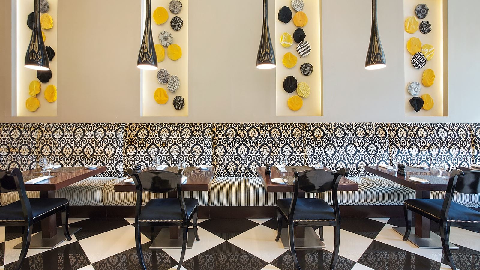 restaurants-bistro-domino