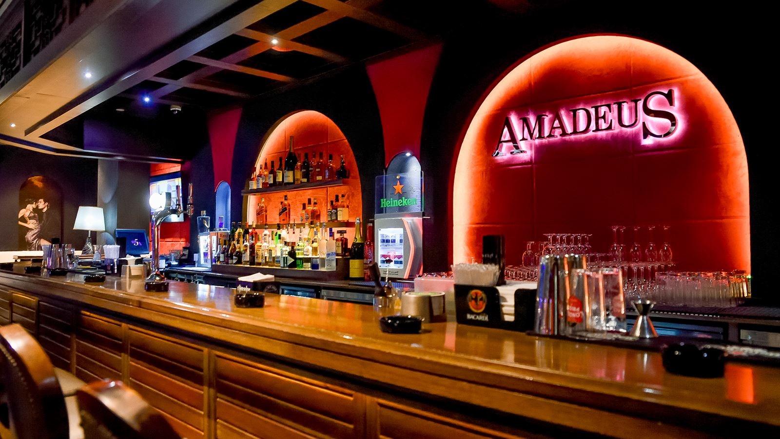 bars-amadeus-lounger-bar