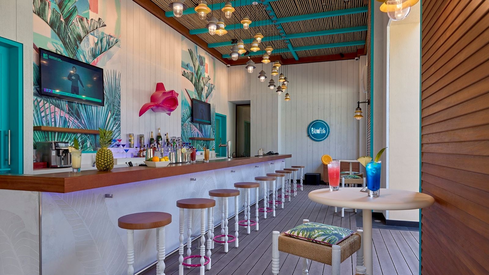 restaurants-pool-and-beach