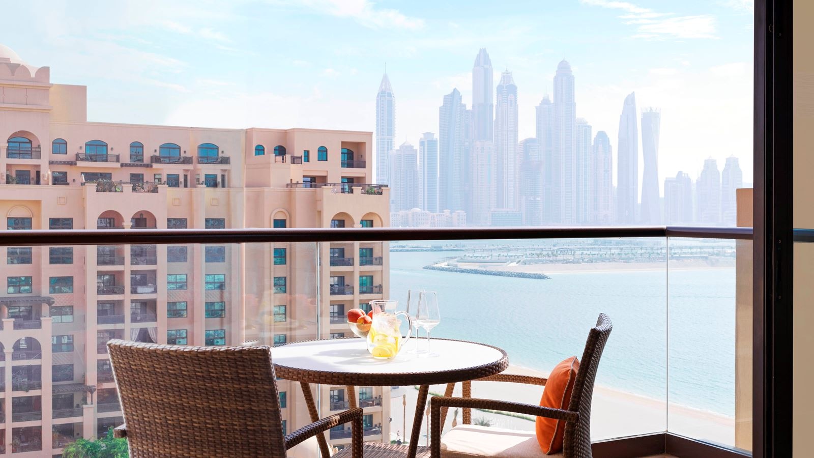 rooms-fairmont-heritage-partial-palm-sea-view-room-king