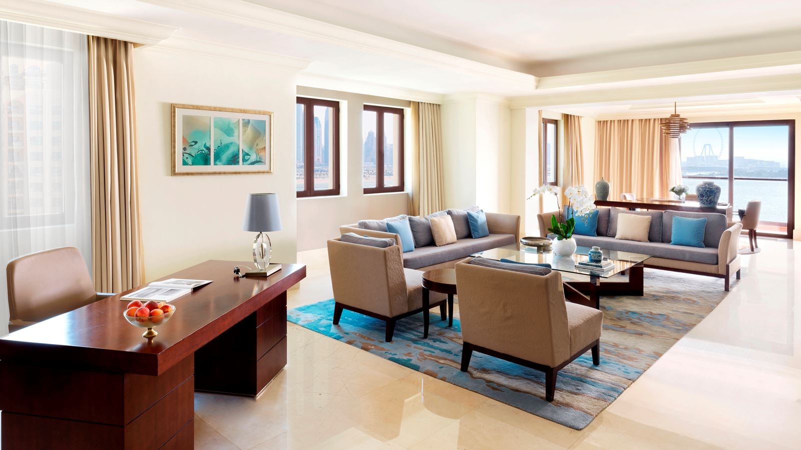 rooms-corner-jacuzzi-palm-sea-view-suite