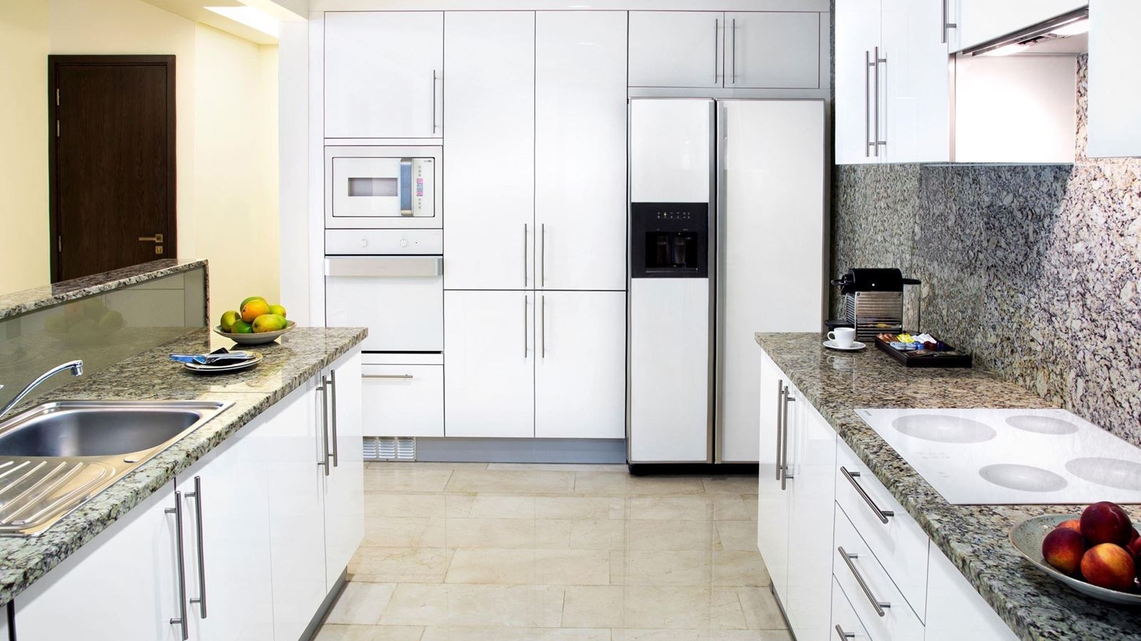 rooms-2-bedroom-apartment-city-view