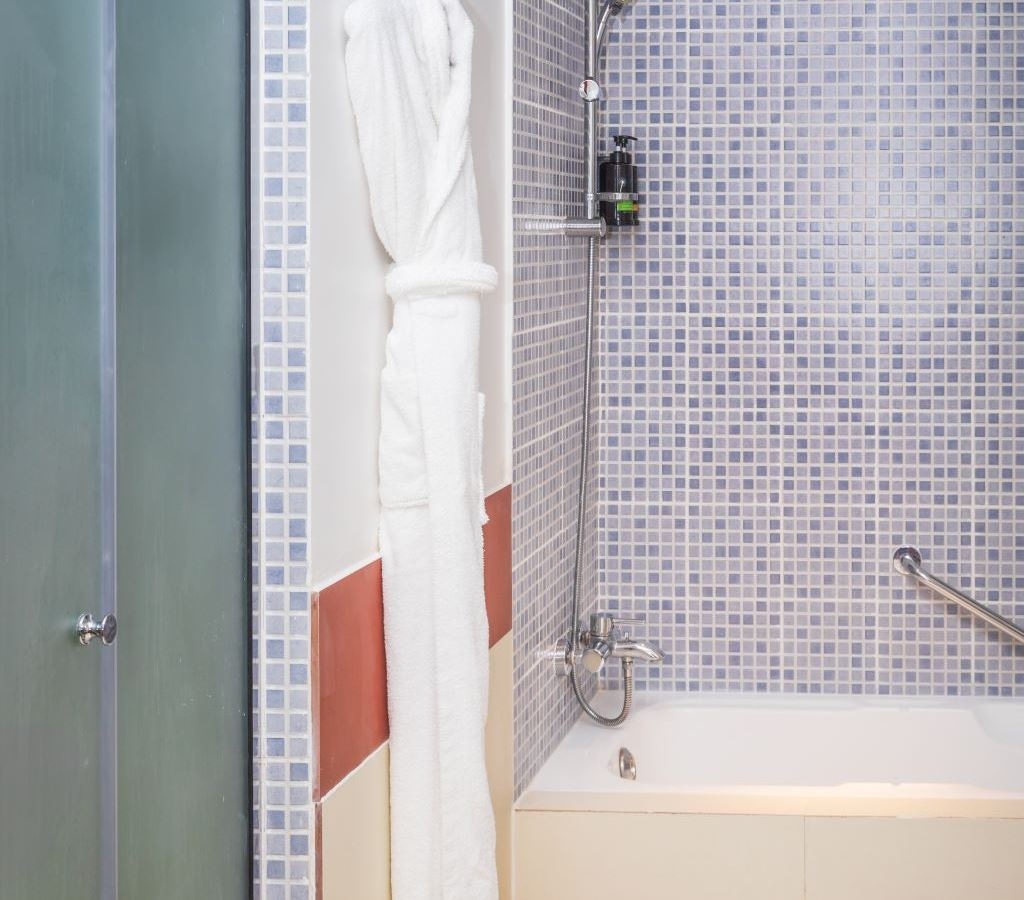 rooms-superior-room-king