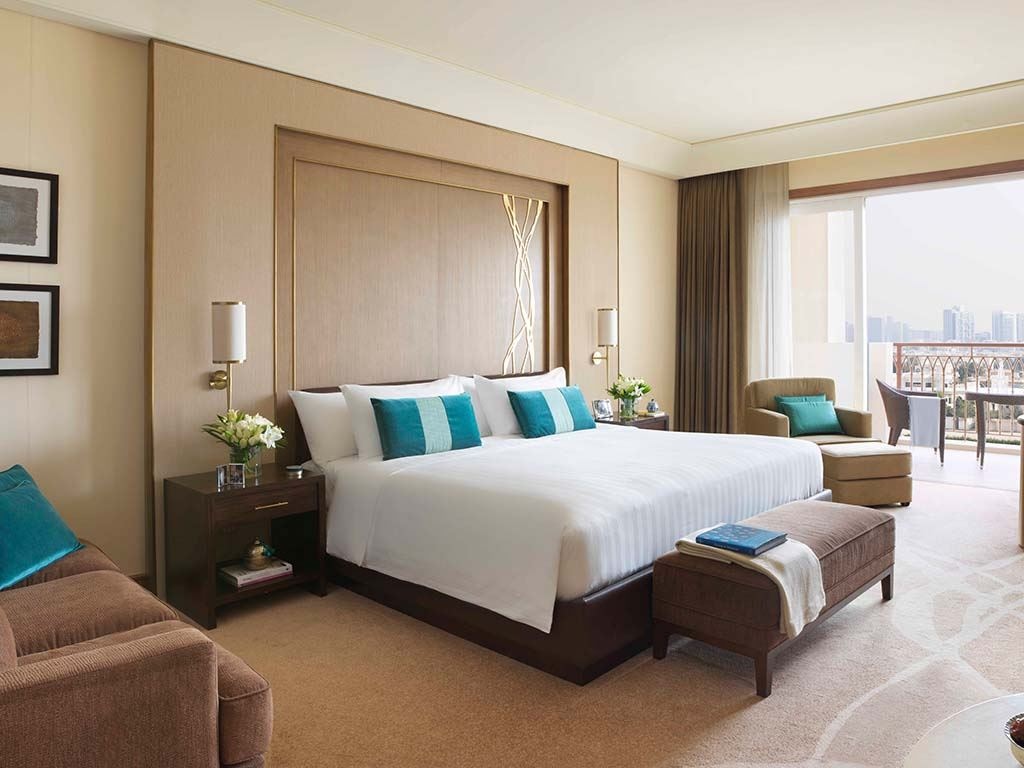 rooms-deluxe-balcony-room