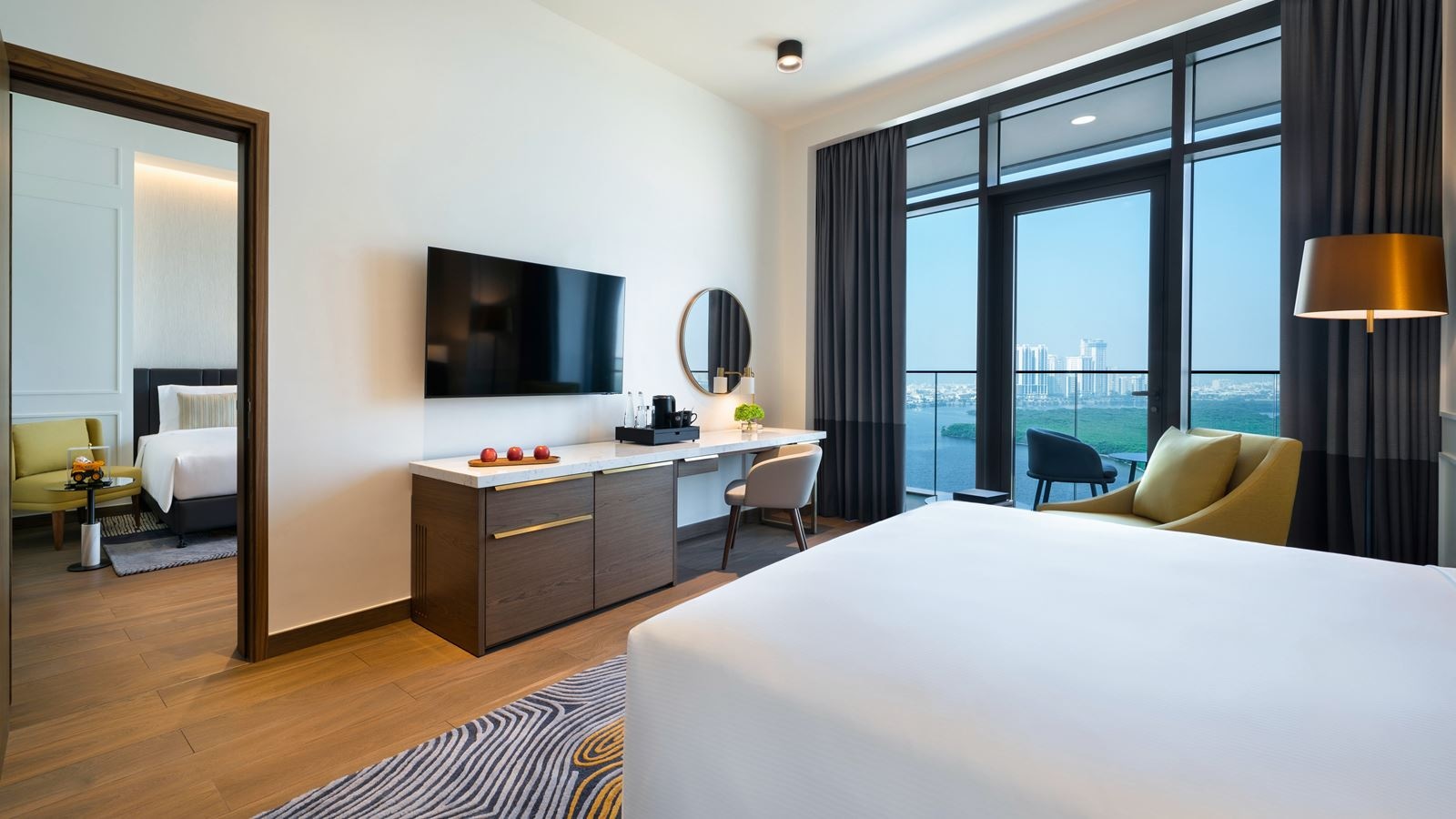rooms-family-connecting-suite--king-and-twin-beds