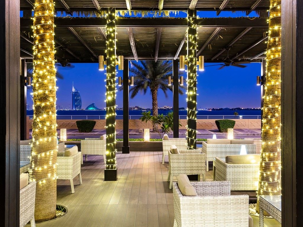 restaurants-revo-cafe