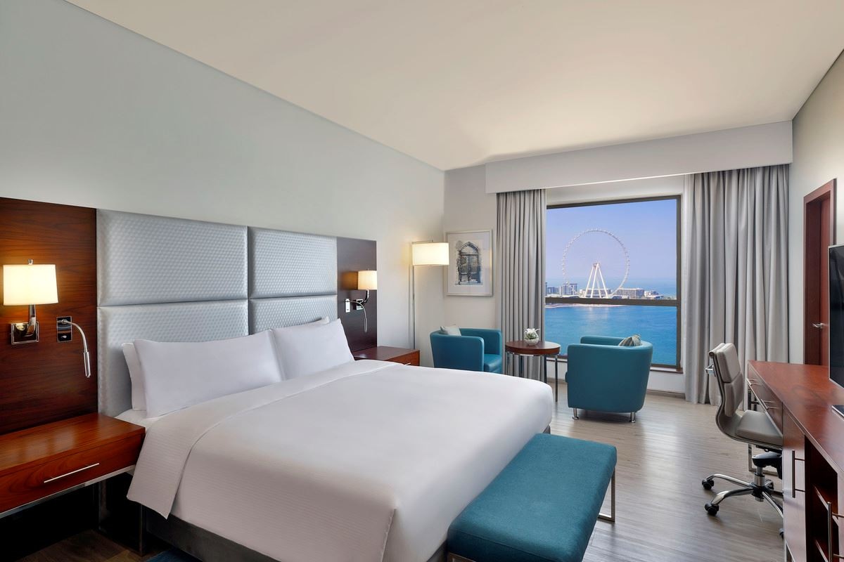 rooms-three-bedroom-family-suite-sea-view-with-balcony