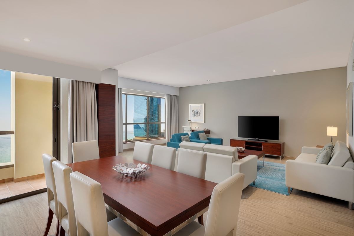 rooms-two-bedroom-family-suite-sea-view-with-balcony