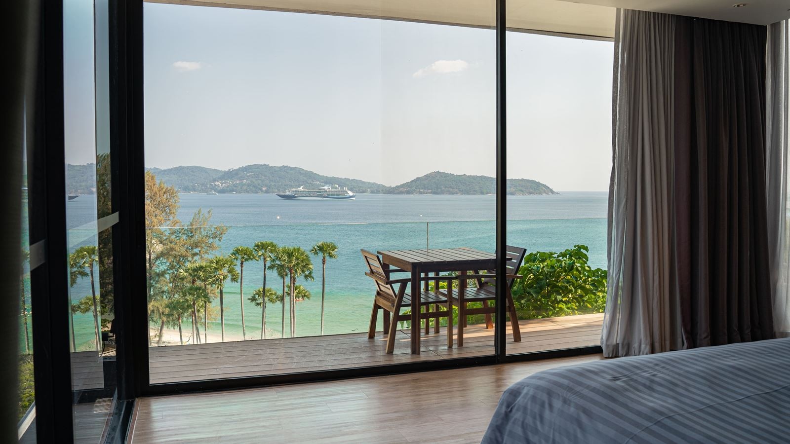 rooms-one-bedroom-pool-villa-high-bay-signature