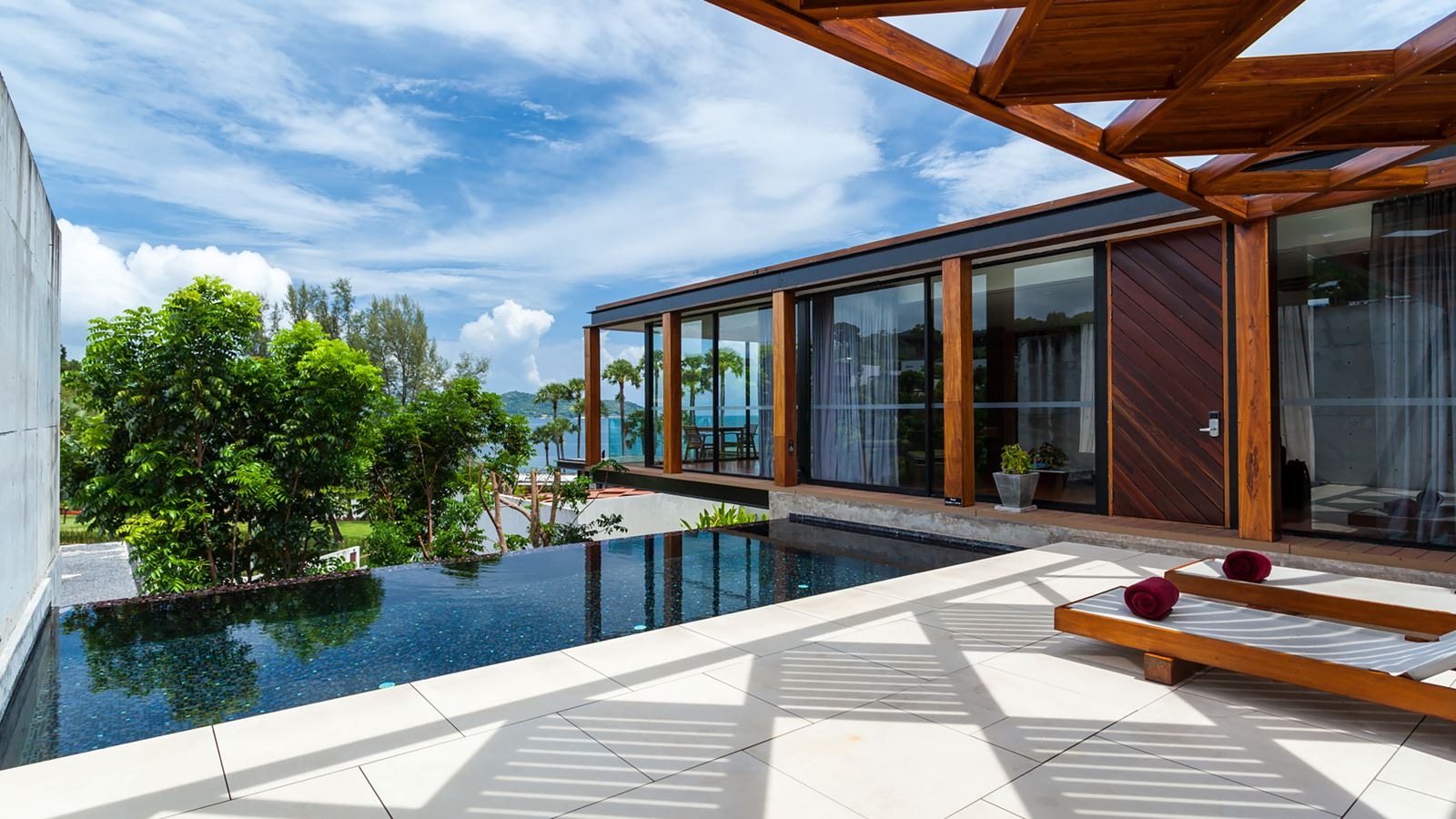 rooms-one-bedroom-pool-villa-partial-sea-view--twin-bed