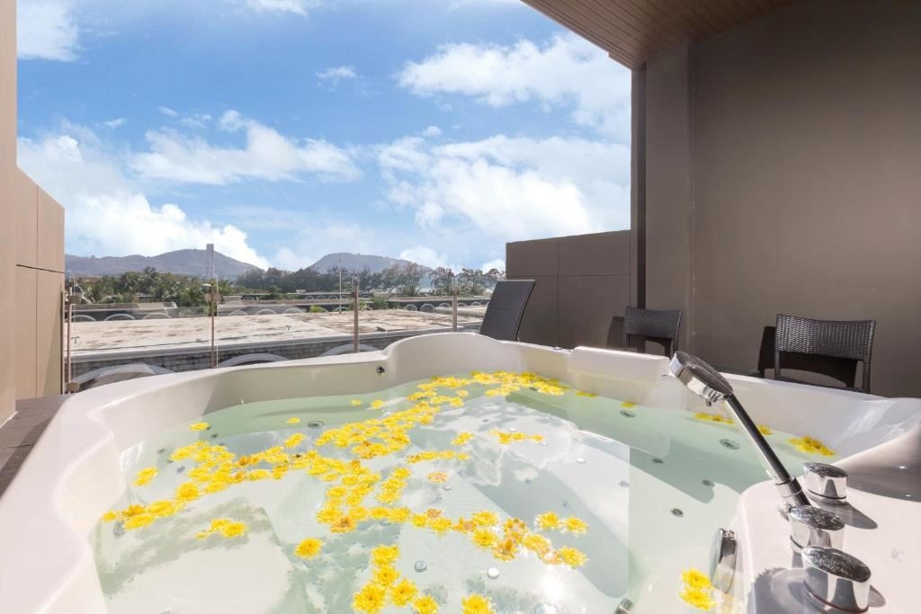 rooms-2-broom-family-suite