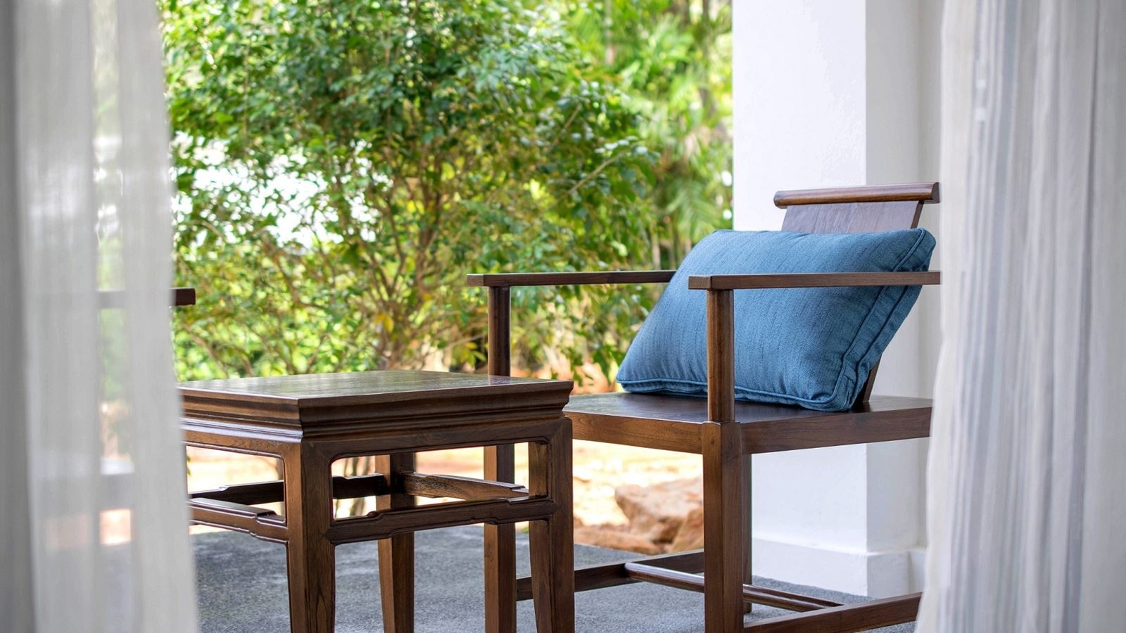 rooms-superior-hillside