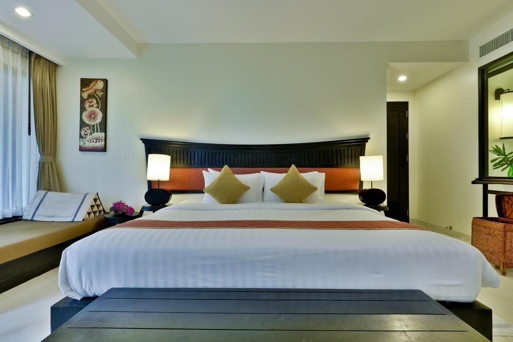 rooms-deluxe-elegant-room