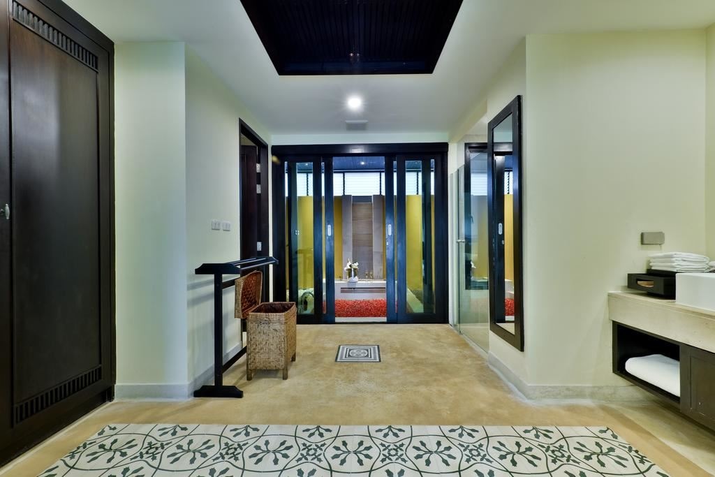 rooms-deluxe-grand-room