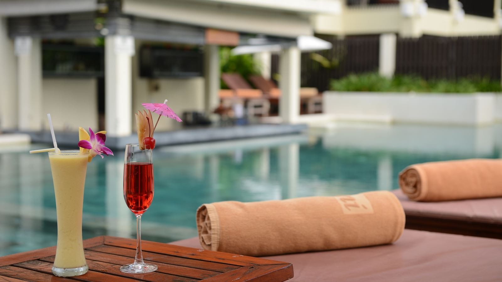 bars-champa-pool-bar