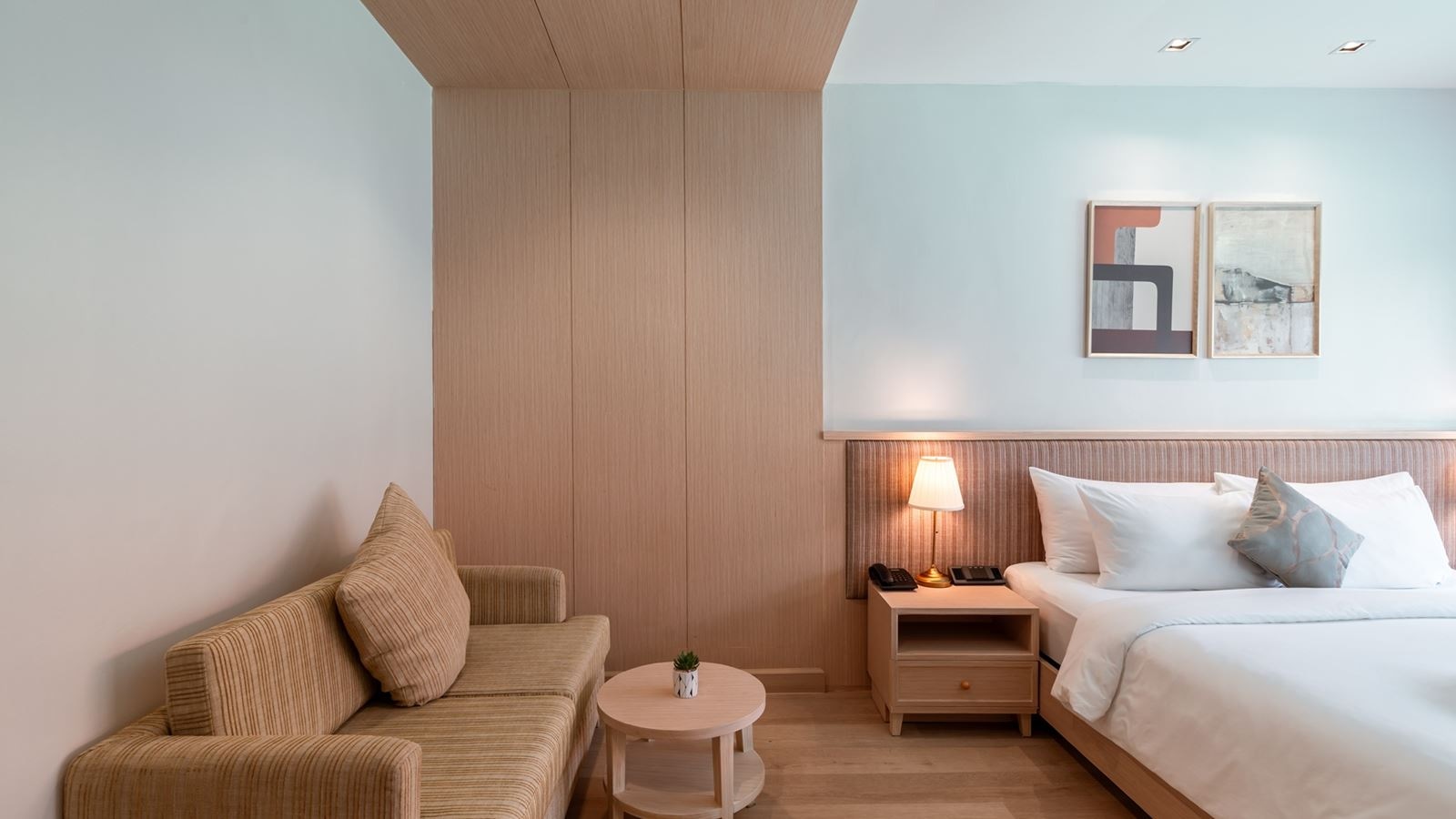 rooms-deluxe-pool-access