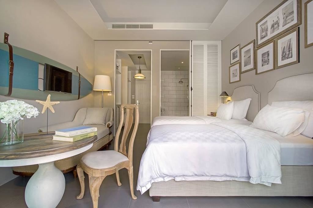 rooms-deluxe-pool-access