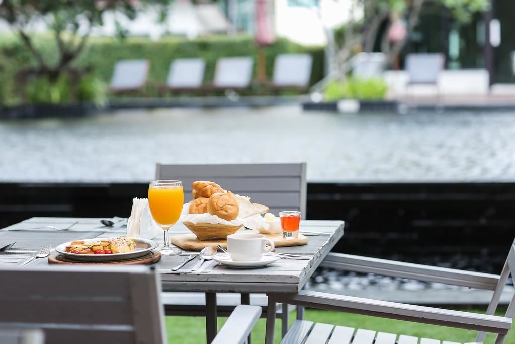 restaurants-hungry-bar--restaurant-and-lounge