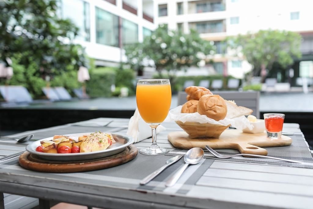 restaurants-hungry-bar--restaurant-and-lounge