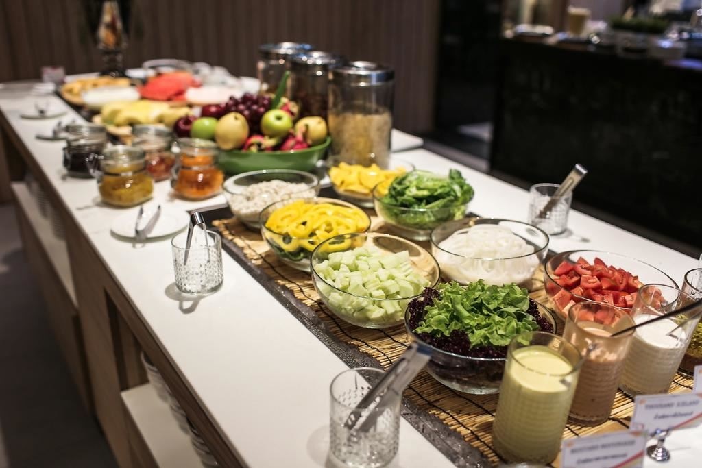 restaurants-hungry-bar--restaurant-and-lounge