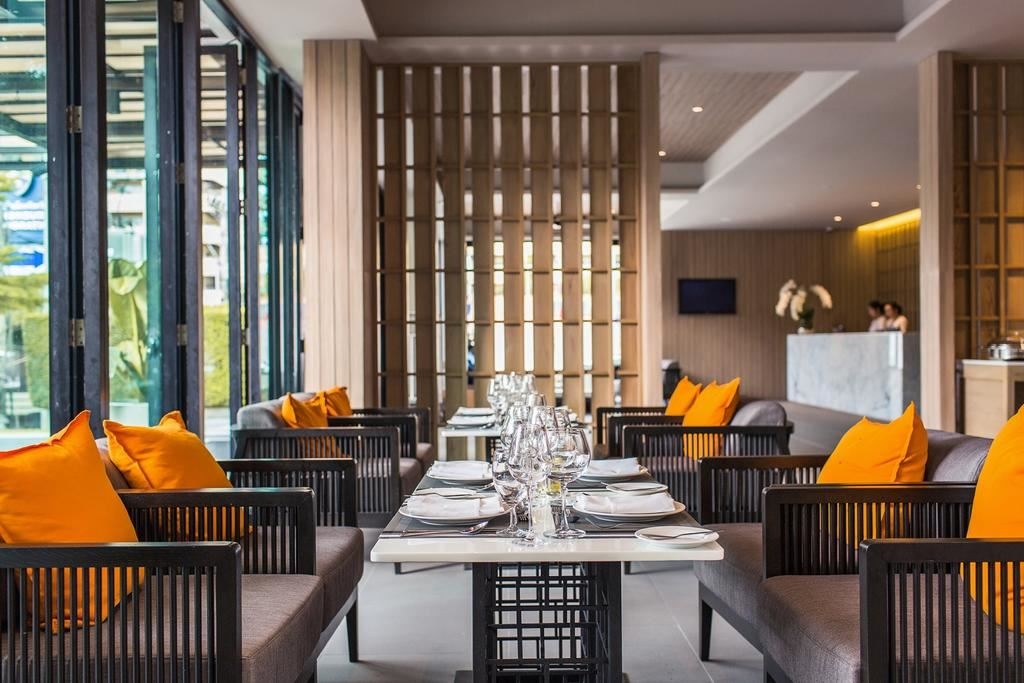 restaurants-hungry-bar--restaurant-and-lounge