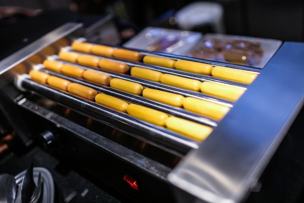 restaurants-hungry-bar--restaurant-and-lounge