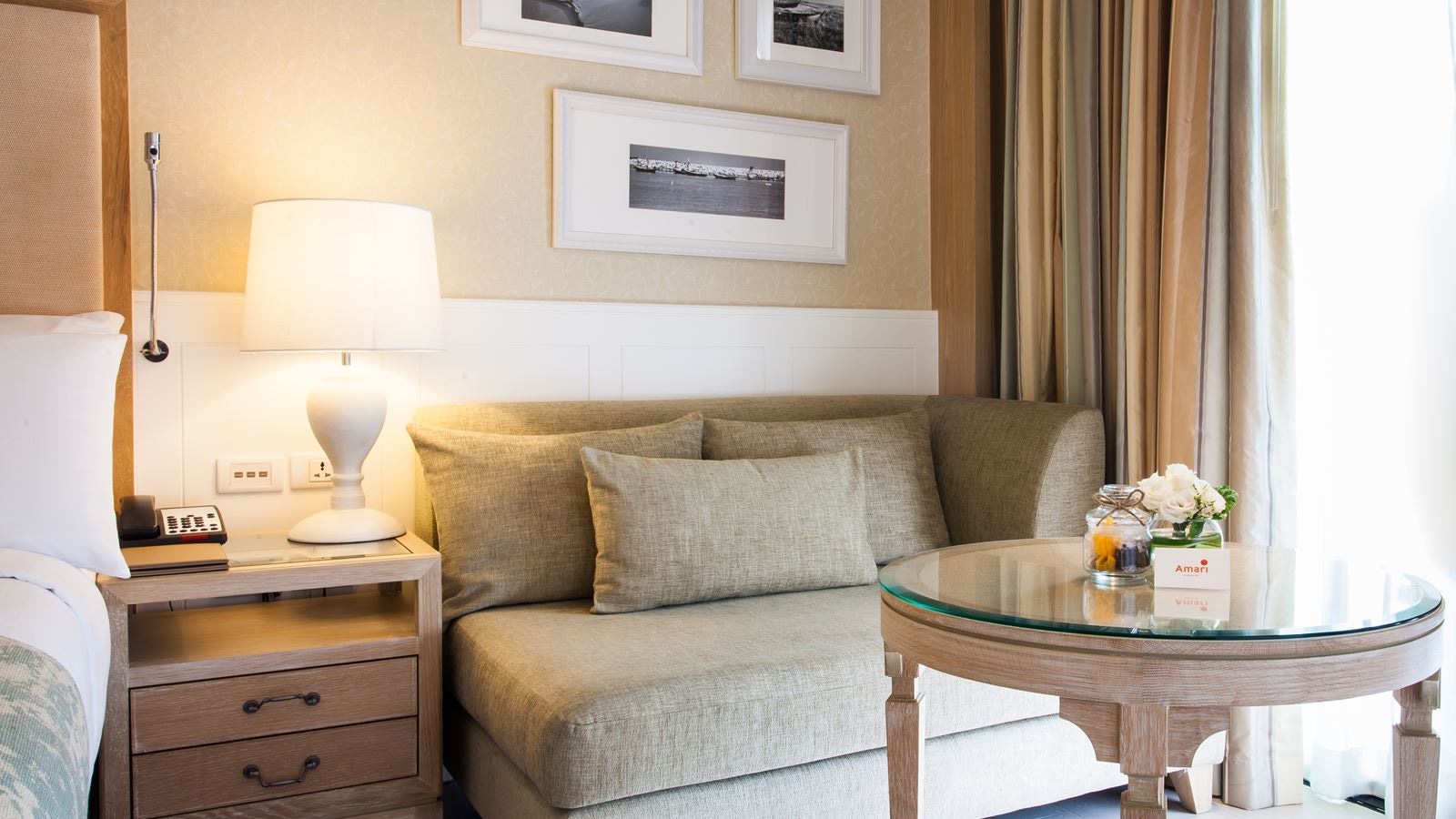 rooms-deluxe-pool-view