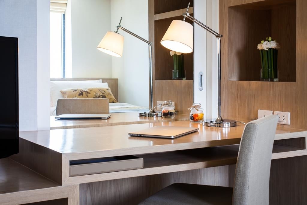 rooms-family-suite-hillside-view