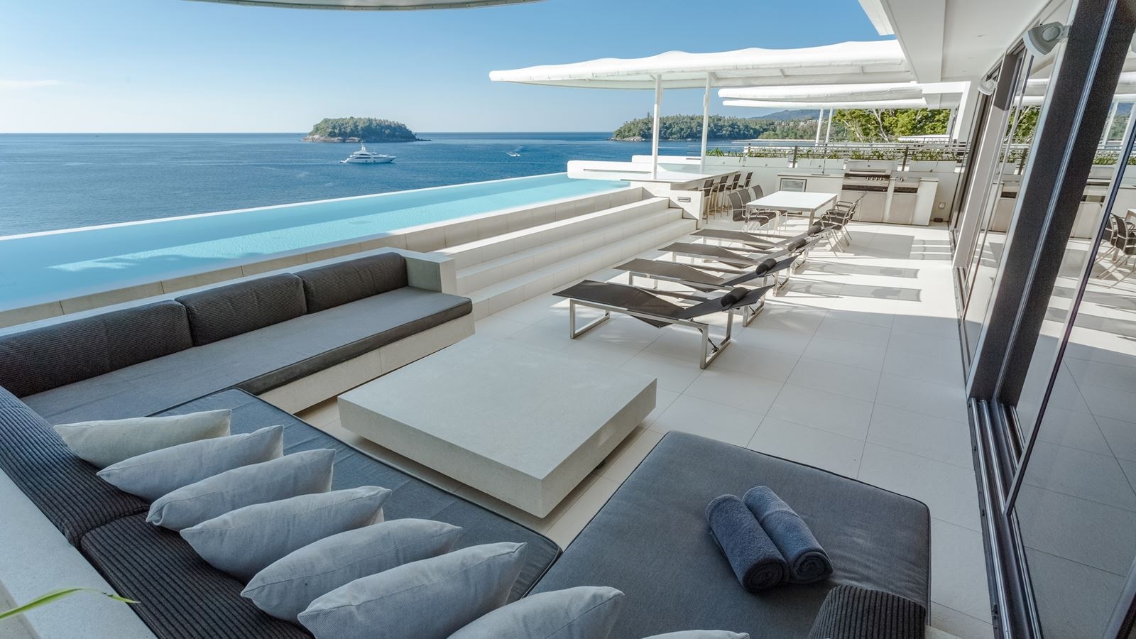 rooms-fourbedroom-sky-pool-villa-penthouse