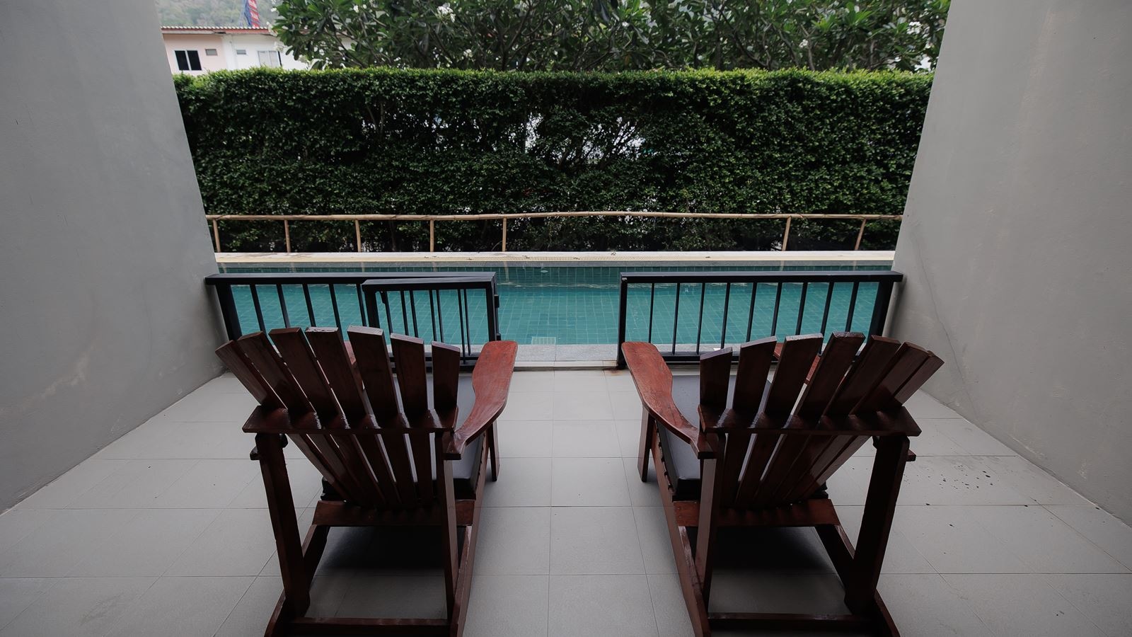 rooms-jazz-pool-access-room