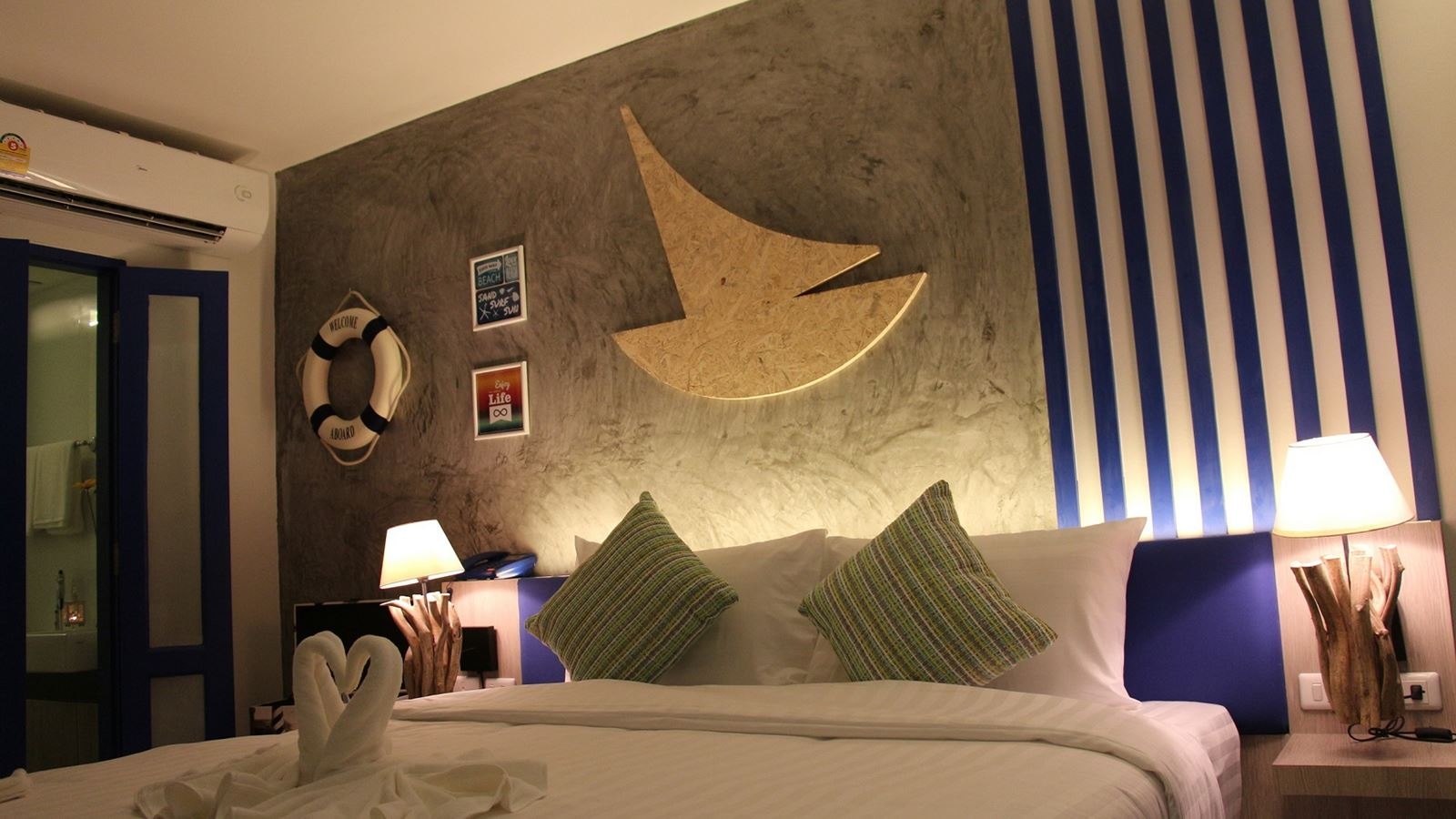 rooms-superior-room--double-or-twin-bed