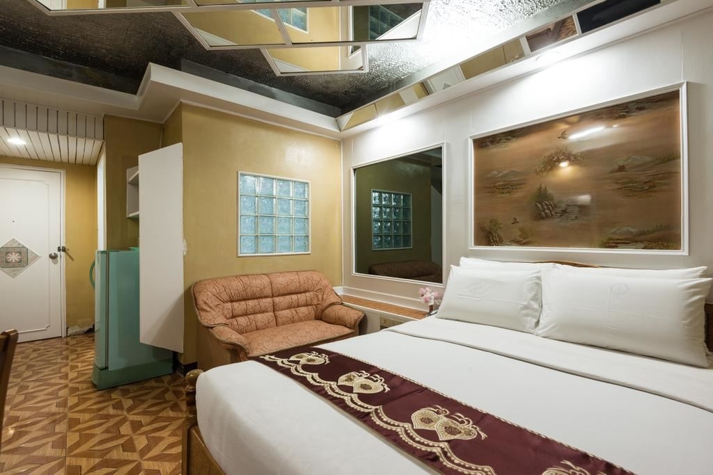 rooms-deluxe-triple-room