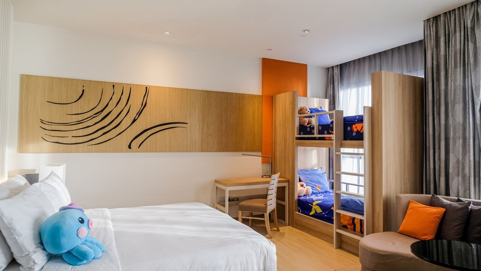 rooms-family-seaview