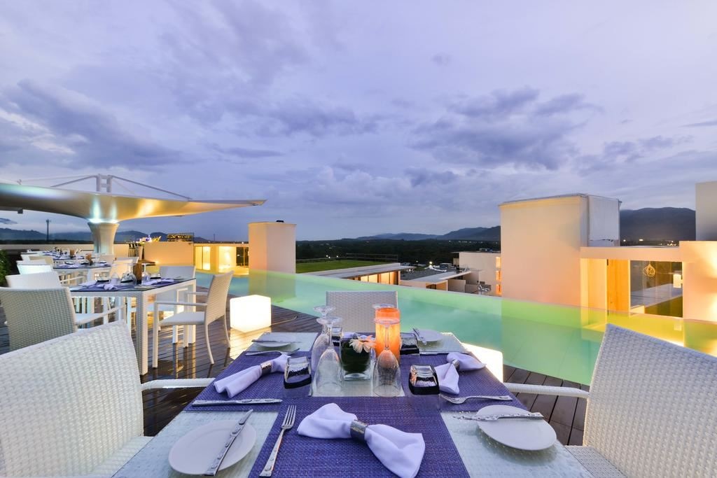 bars-swimup-pool-bar