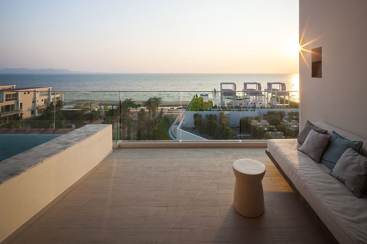 rooms-sky-pool-villa